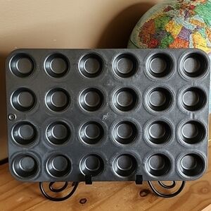 Pampered Chef Deluxe  Mini Muffin Pan